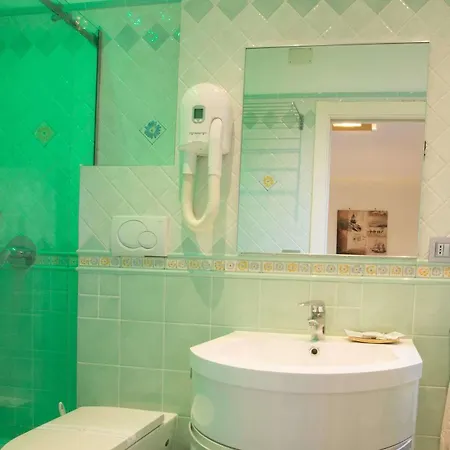 Degli Aranci בית הארחה 4*